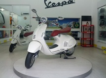 Vespa 946