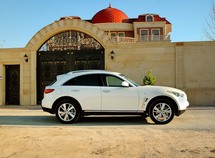 Infiniti FX35