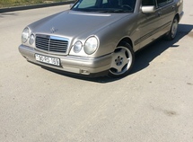 Mercedes E 200