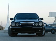 Mercedes E 240