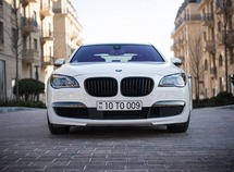 BMW 750