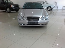 Mercedes E 240