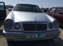 Mercedes E 240