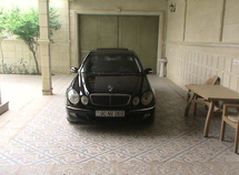 Mercedes E 270