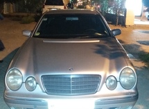 Mercedes E 220