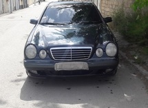 Mercedes E 220