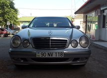 Mercedes E 320