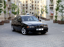 BMW 528