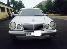 Mercedes E 200
