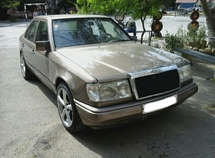 Mercedes E 200