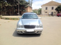 Mercedes E 200