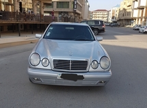 Mercedes E 240