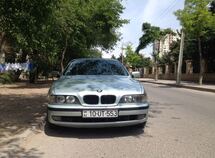 BMW 528