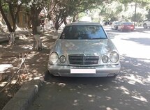 Mercedes E 230