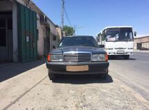 Mercedes E 200
