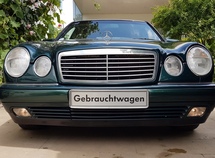 Mercedes E 200