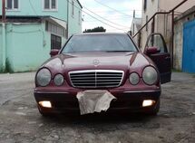 Mercedes E 240