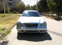 Mercedes E 240