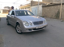 Mercedes E 240