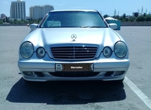 Mercedes E 220