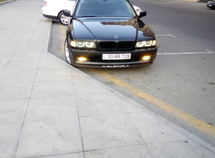 BMW 728