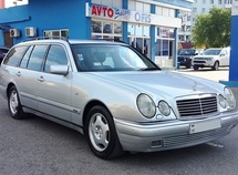 Mercedes E 240