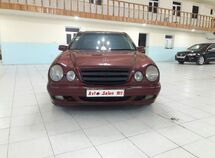 Mercedes E 220