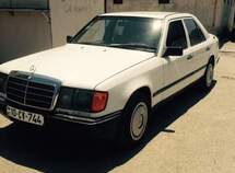 Mercedes E 200