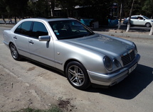 Mercedes E 300