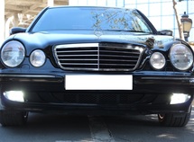 Mercedes E 320
