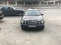 Mercedes E 230