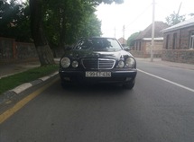 Mercedes E 220