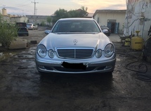 Mercedes E 270