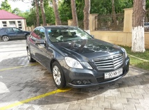 Mercedes E 200