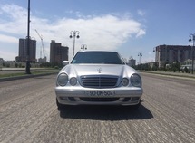 Mercedes E 220