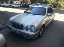Mercedes E 200
