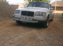 Mercedes E 230