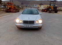 Mercedes E 240