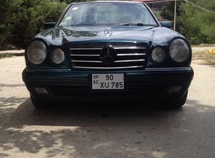 Mercedes E 240