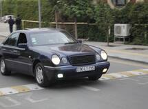Mercedes E 240