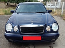 Mercedes E 240