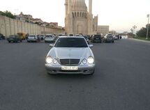 Mercedes E 220