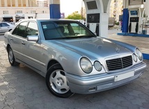 Mercedes E 240