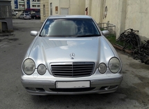 Mercedes E 240