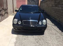 Mercedes E 220
