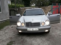 Mercedes E 240