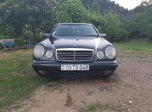 Mercedes E 200