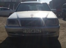 Mercedes C 200