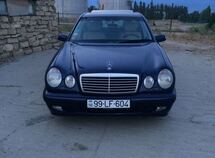 Mercedes E 240
