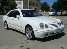 Mercedes E 240